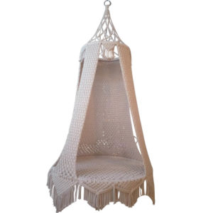 Fauteuil suspendu en macramé